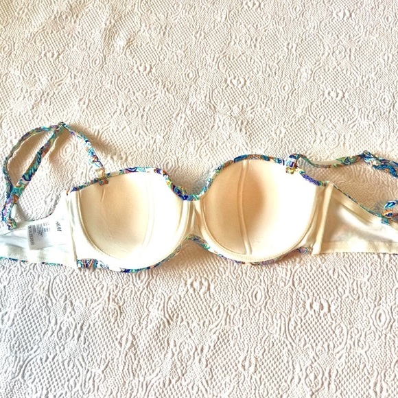 H&M’s bathing suit top - Picture 2 of 5